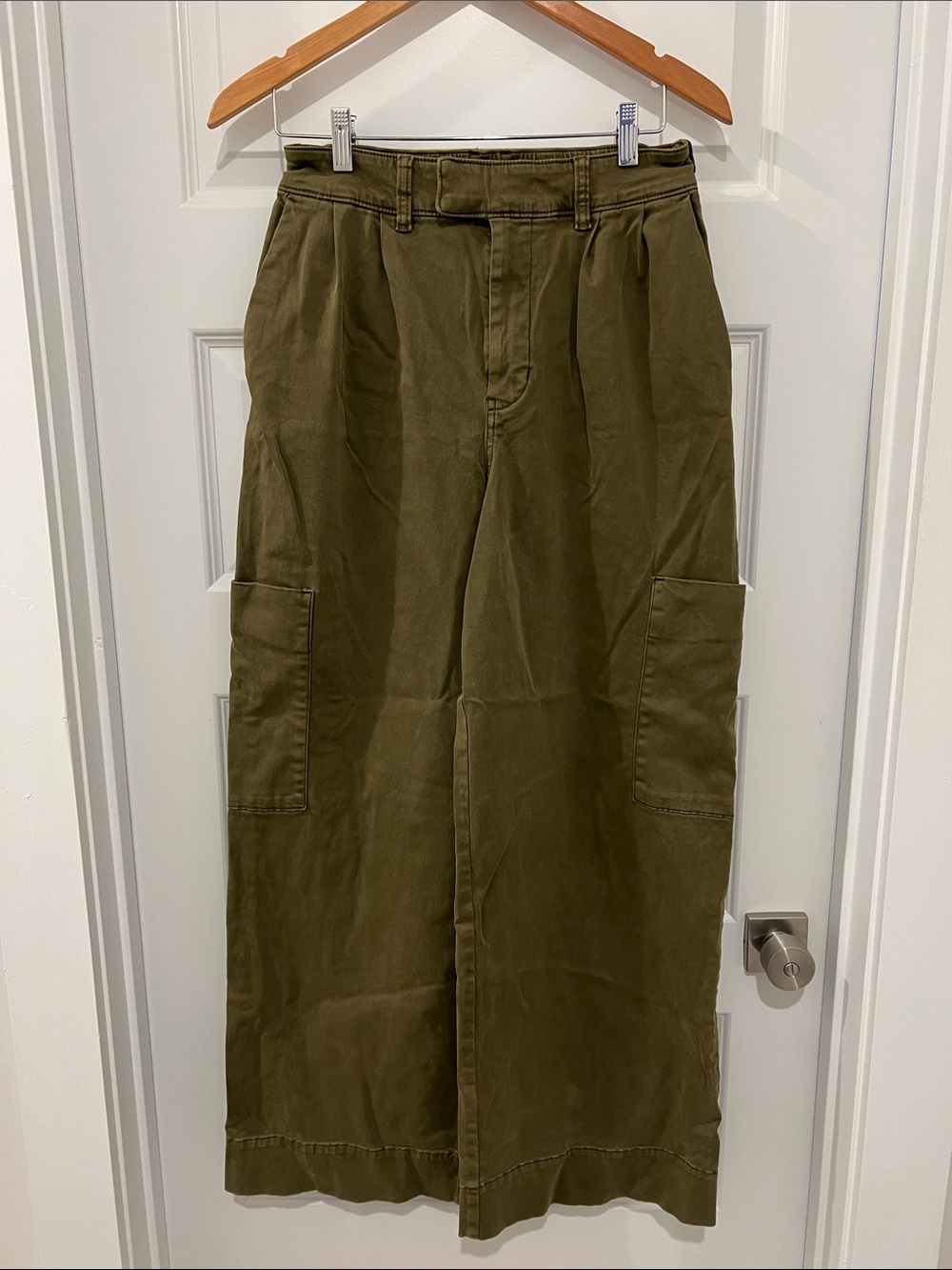 Pilcro Pleated Wide-Leg Cargo Pants Army Green Size Small - Picture 9 of 14